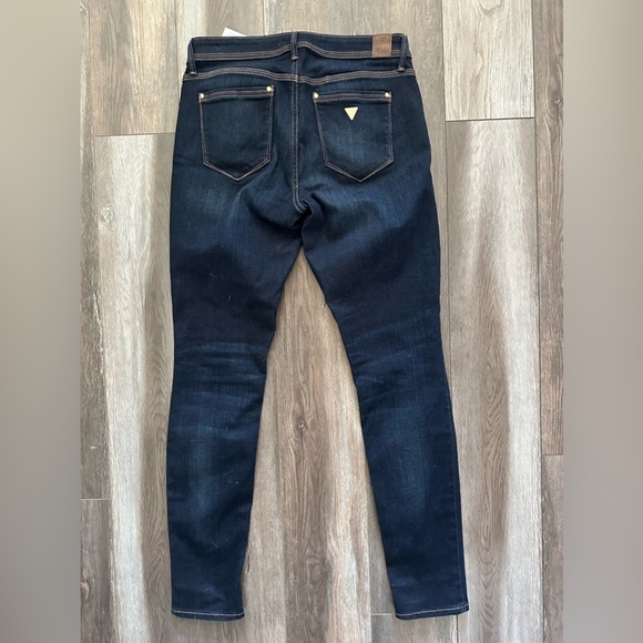 3 pairs of Guess jeans. - Picture 9 of 13